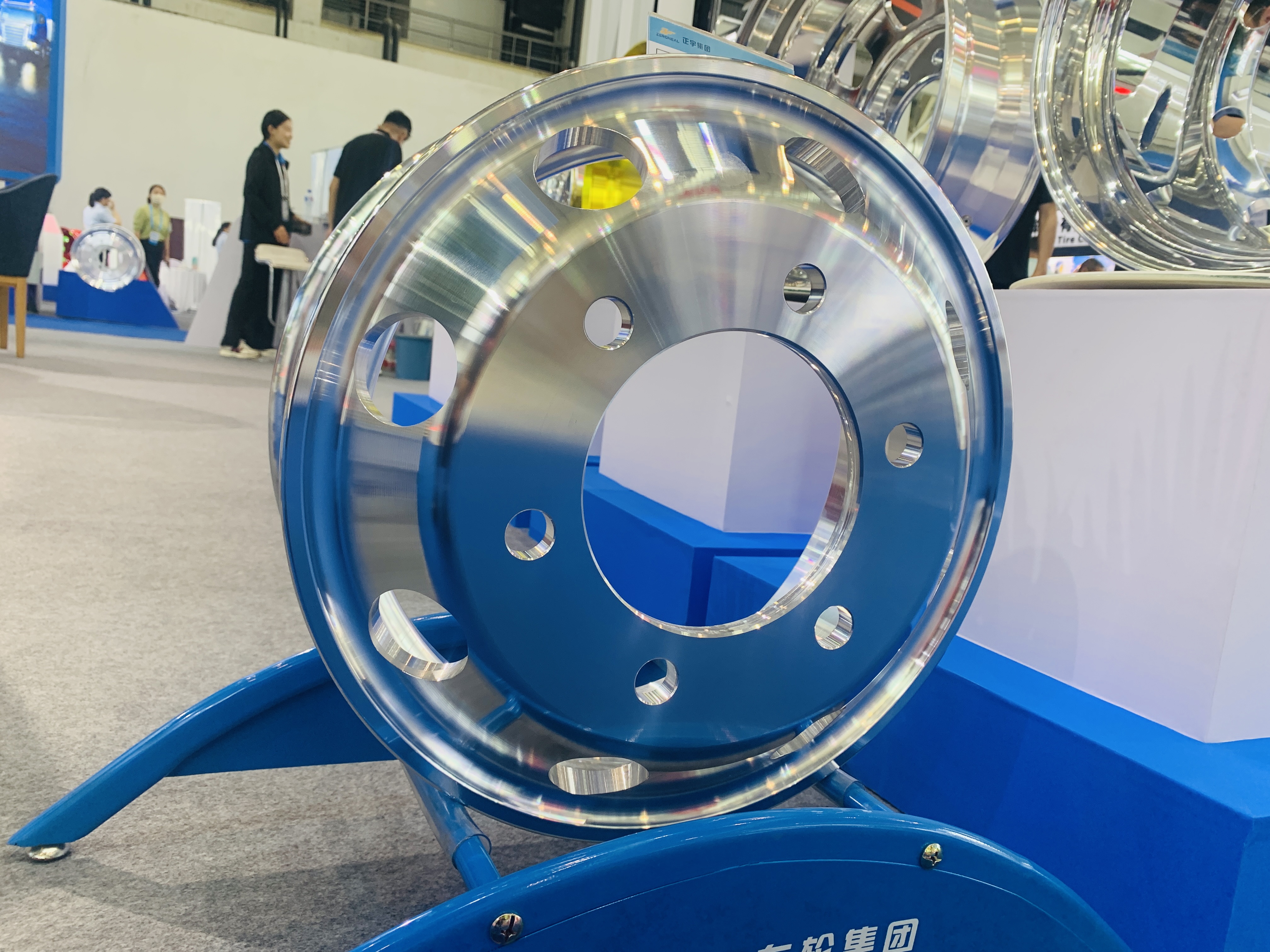 17.5*6.00 tubeless steel wheel
